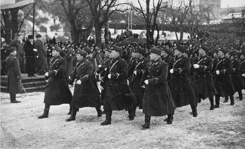 Eesti Vabariigi 19. aastapäeva puhul korraldatud paraad Tallinnas Vabaduse väljakul. Sõjakool paraadil.
