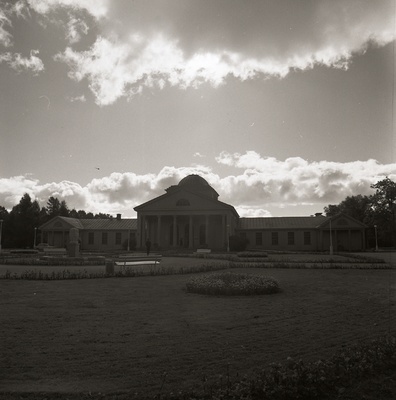 Pärnu mudaravila, vaade. Arhitekt Olev Siinmaa; fassaadid Erich von Wolffeldt ja Aleksander Nürnberg  similar photo