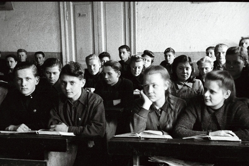 Narva III Keskkooli IX klass - linna parim õppeedukuselt ja ühiskondlikus töös.