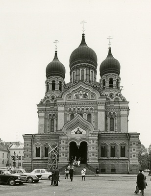 Aleksander Nevski peakirik, otsevaade läänefassaadile. Arhitekt Mihhail Preobraženski  similar photo