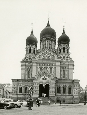 Aleksander Nevski peakirik, otsevaade läänefassaadile. Arhitekt Mihhail Preobraženski  similar photo