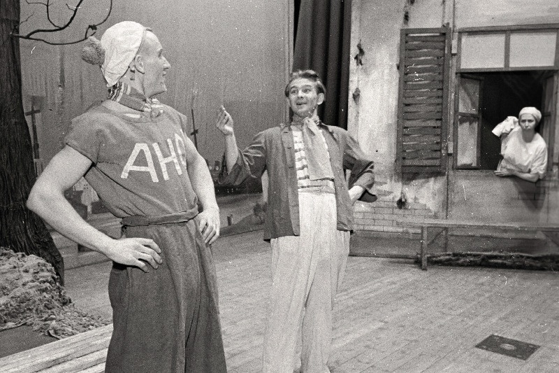 Stseen I. Dunajevski opereti Vaba tuul I vaatusest Viljandi kultuurimajas.