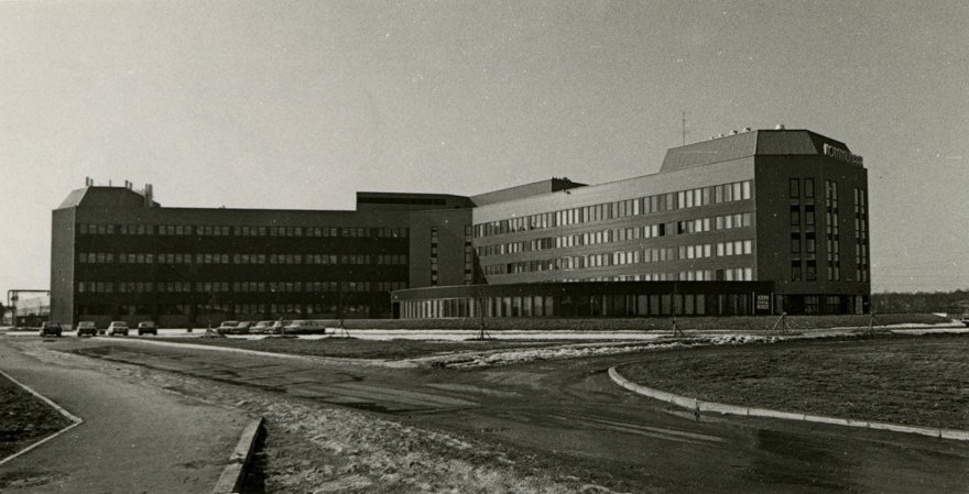 Tehasehoone, vaade tootmiskorpustele. Arhitekt A. Albamazov, NSVL Kergetööstusministeeriumi PI