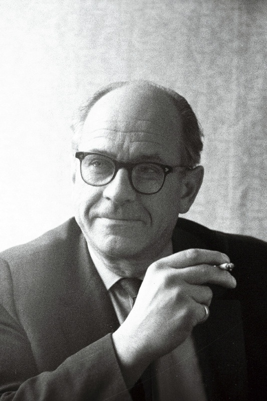 Kõrvits, Harry - muusikateadlane ja helilooja.