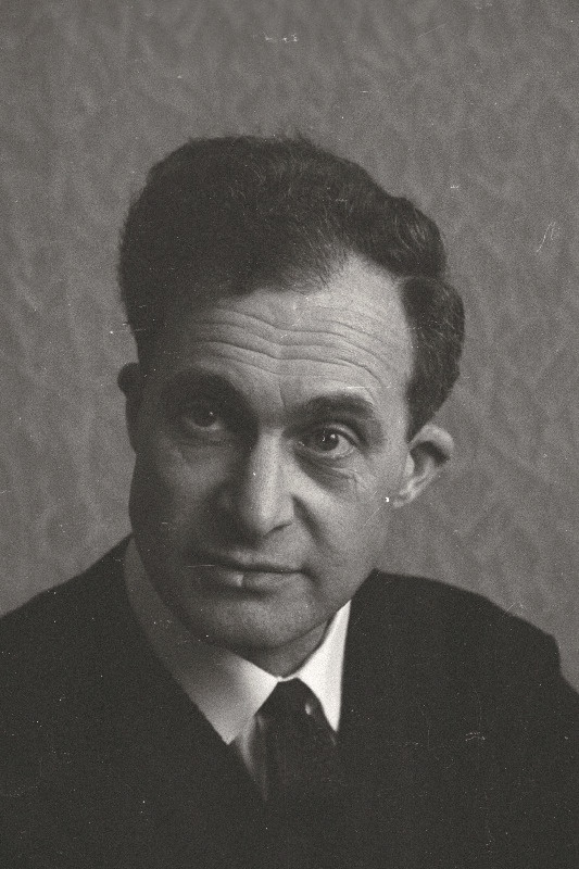 Matsov, Roman, Eesti NSV rahvakunstnik - Tallinna Riikliku Konservatooriumi õppejõud, dirigent.