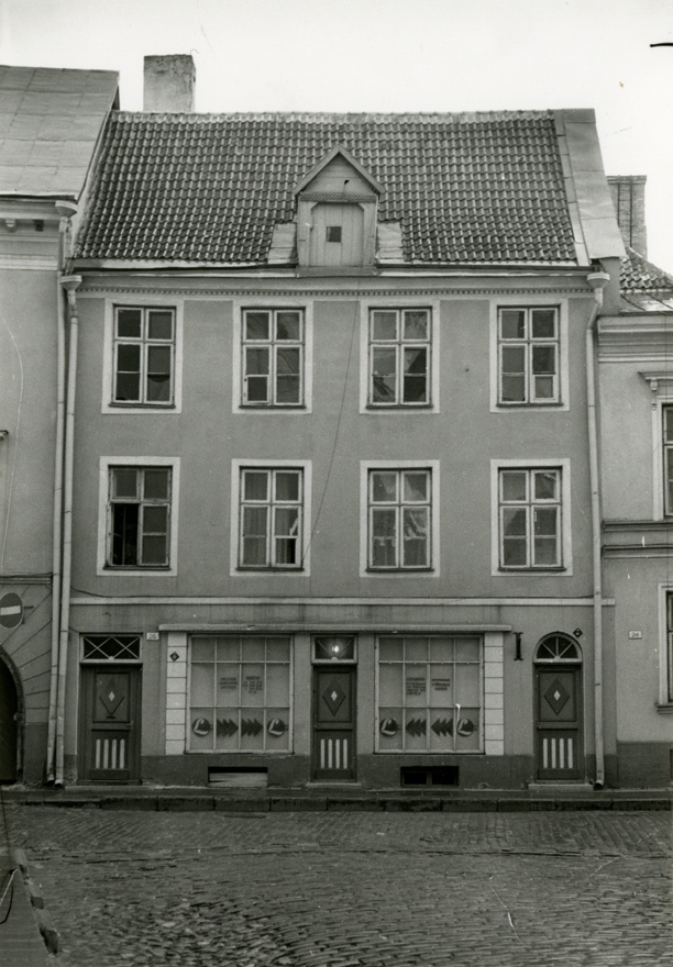 Korterelamu ümberehitus Tallinna vanalinnas, hoone vaade