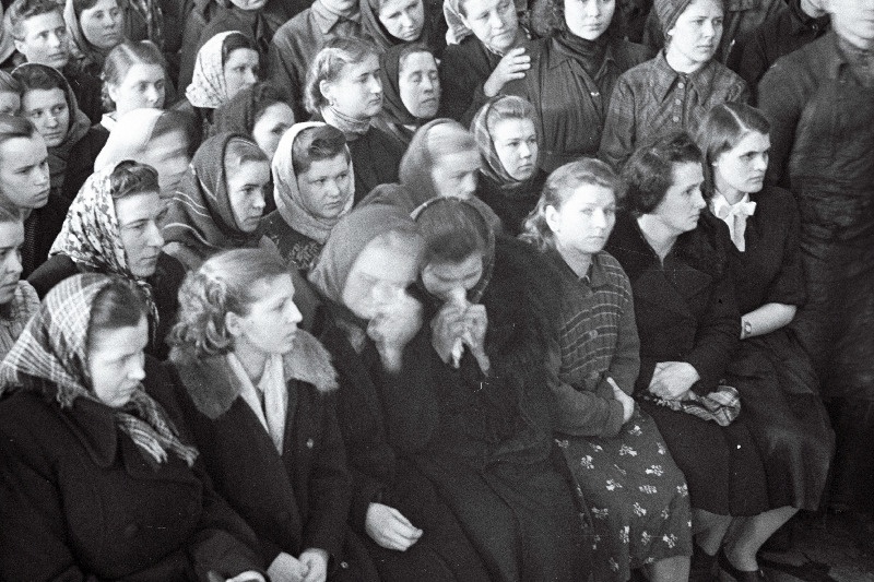 Leinamiiting tehases "Volta" J.V.Stalini surma puhul.