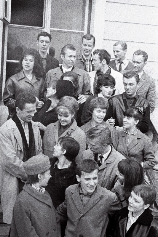 Grupp Tallinna Riikliku Konservatooriumi lavakunstikateedri 1965. a lõpetanuid.