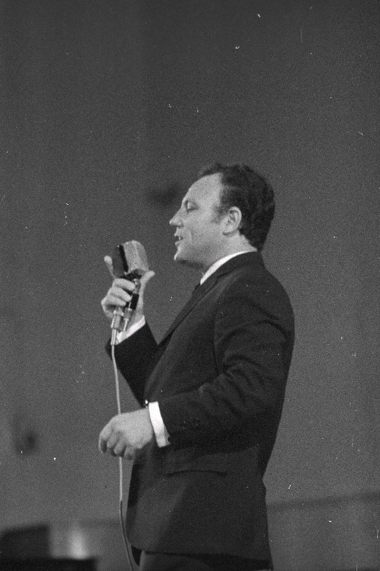 Itaalia laulja Claudio Villa "Estonia" kontserdisaalis esinemas.