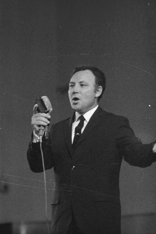 Itaalia laulja Claudio Villa "Estonia" kontserdisaalis esinemas.