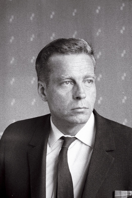 Laht, Uno - luuletaja.