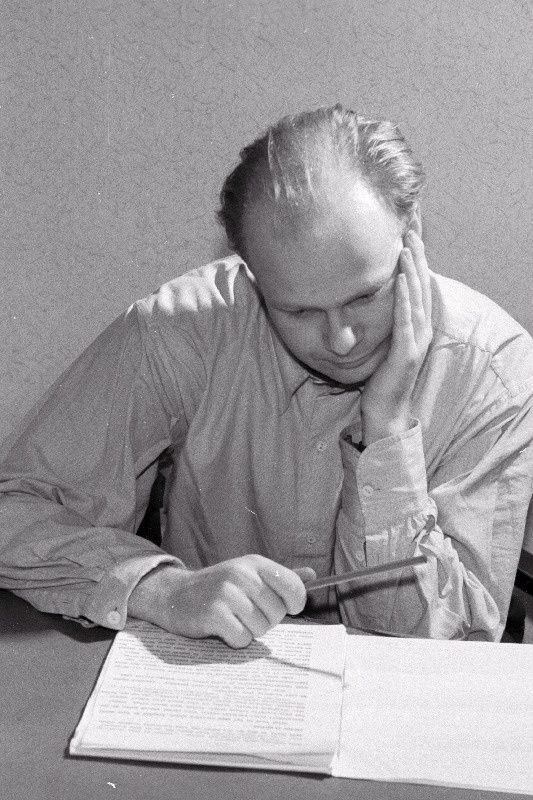 Kirjanik Einar Maasik.