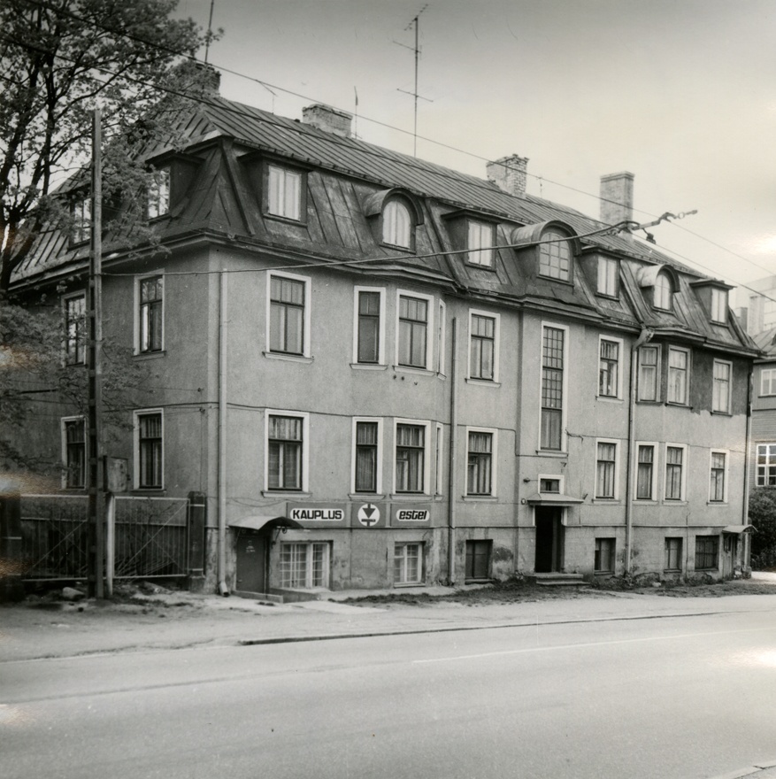 Tallinna-tüüpi korterelamu Tehnika 19, vaade hoonele. Arhitekt Karl Tarvas