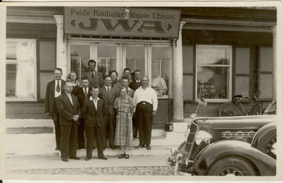 foto inimesed Iva maja trepil Paide 1930-ndad  duplicate photo