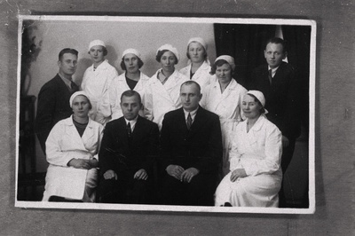 Grupp Tallinna Tarvitajate Ühisuse kaupluste töötajaid, pahempoolsete ametiühingute aktiviste.  duplicate photo