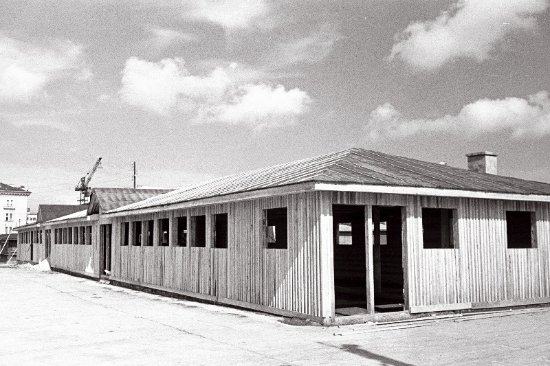 Müügipaviljoni ehitus Tallinna Kolhoosi keskturul.