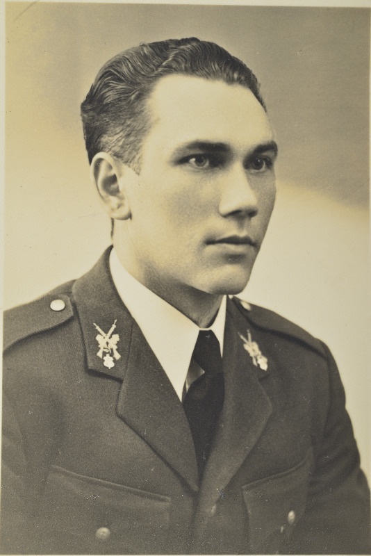 Sõjaväe Õppeasutiste Sõjakooli ohvitserideklasside jalaväeklassis õppiv lipnik Harald Maidro.