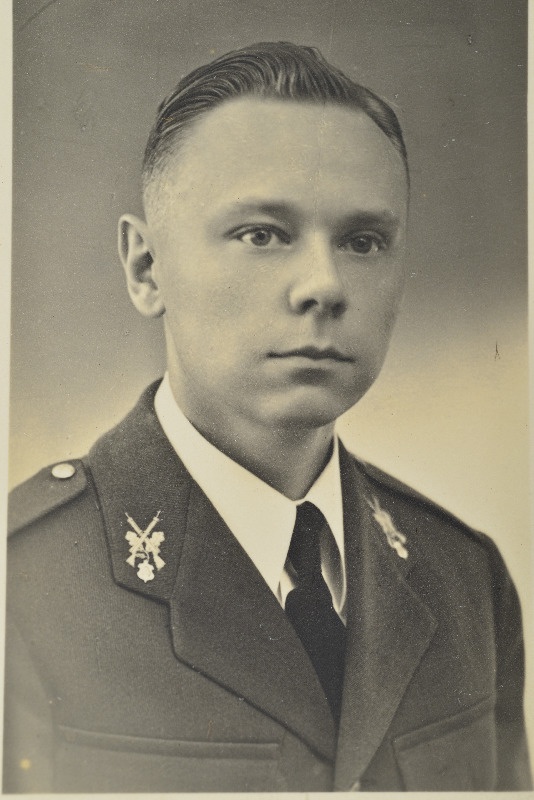 Sõjaväe Õppeasutiste Sõjakooli ohvitserideklasside jalaväeklassis õppiv lipnik Boris Lomp.