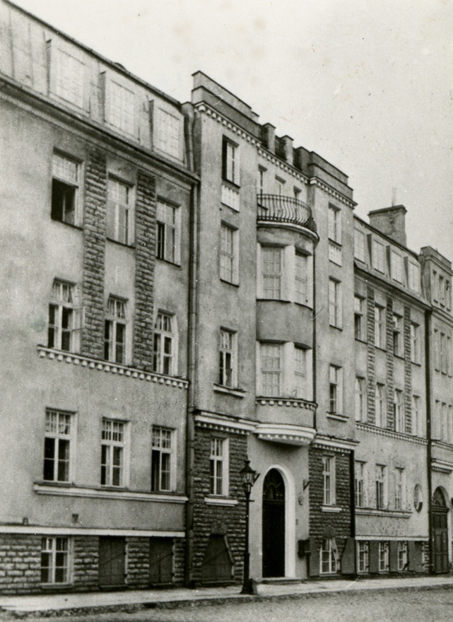 Elamu Kadriorus Kreutzwaldi tn, vaade tänavalt. Arhitekt Karl Burman