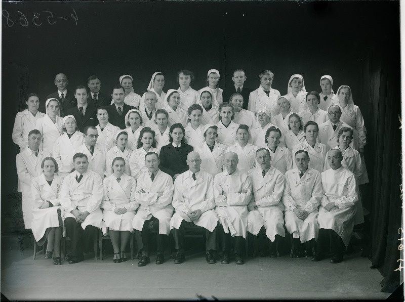 Viljandi polikliiniku personal ja haiged.