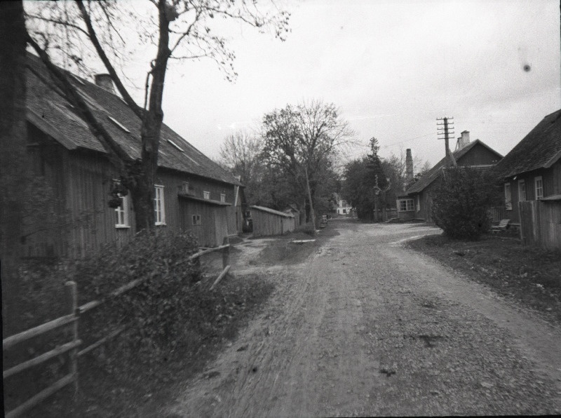 Tööliste elamud Vabaduse tänaval Kärdlas.