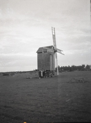 Lõnka talu tuulik Vahtrepa külas.  duplicate photo