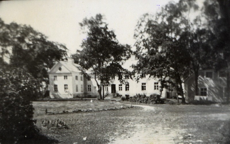 Klooga mõisa härrastemaja.