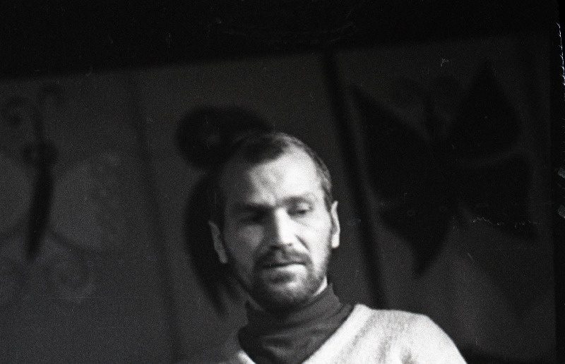 Muusikali “Mary Poppins” lavastaja Mikk Mikiver Eesti NSV Riiklikus Noorsooteatris.