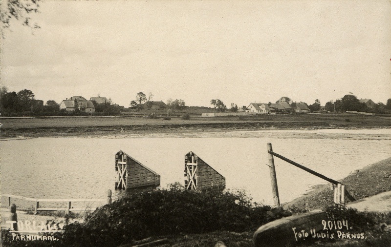 Tori alevik ja sild üle Pärnu jõe, (tellimustöö ajakirjanduskontorile "Uudis").