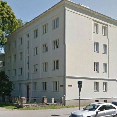 Korterelamu Tallinnas Kadriorus Poska 10, vaade hoonele. Arhitekt Herman Berg rephoto