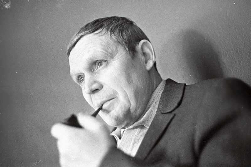 Kirjanik Villem Gross.