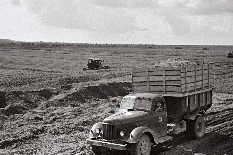 Töö Pärnu piirkonna turbarabas.