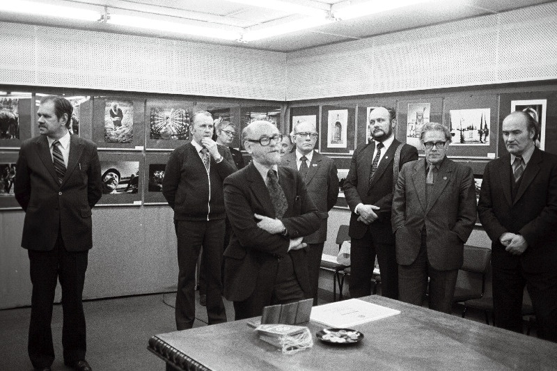 Haapsalu fotograafide tööde näituse avamine Haapsalu ja Riia fotograafide kohtumisel Riias.