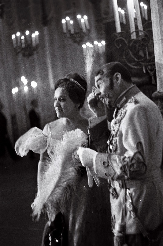 J. Straussi operett Viini veri teatris Estonia. Gabi – Silvia Urb, krahv Bitowsk – Endel Pärn.