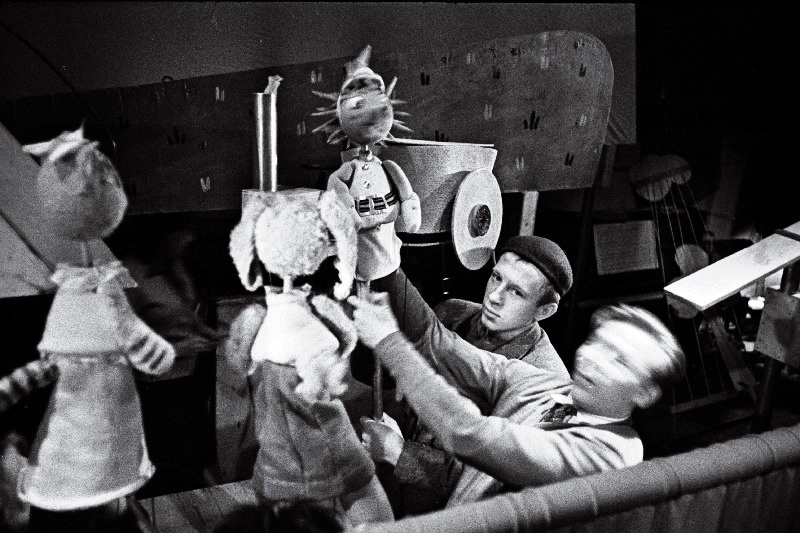 Uno Leiese nukunäidend Vihavaenlased Eesti NSV Riiklikus Nukuteatris.