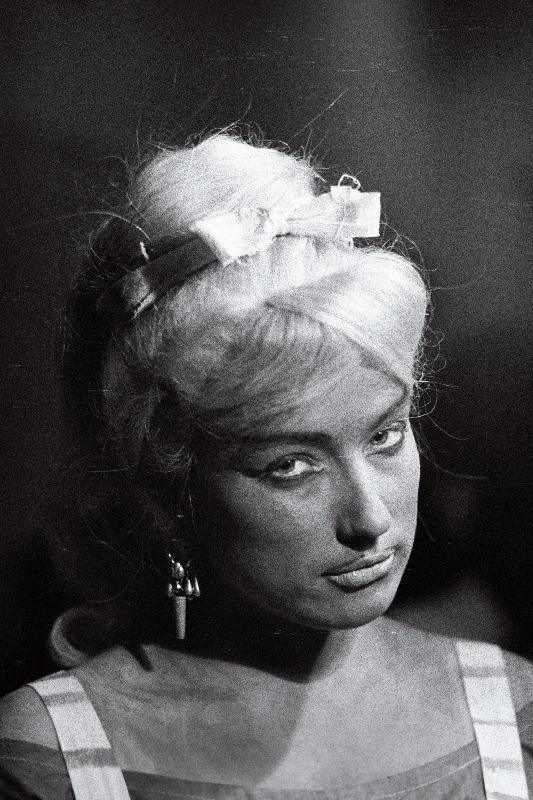 Eesti NSV Riikliku Konservatooriumi lavakunstikateedri 1964.a. diplomilavastus L. Bernsteini West Side Story Estonia teatris. Anita – Karin Karm.