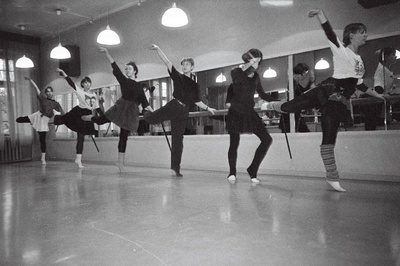 Balletirühm.  similar photo