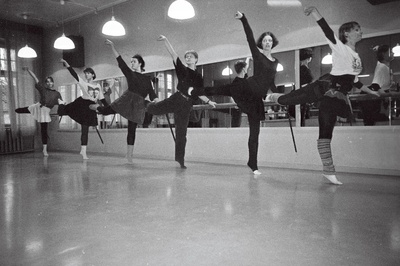Balletirühm.  similar photo