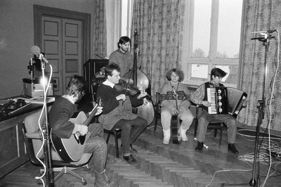 Eesti Raadio tervisesaate salvestamine, kultuuri kolledži ansambel Terje Soots, Jaan Eha, Ester Keba, Marge Esko.  similar photo