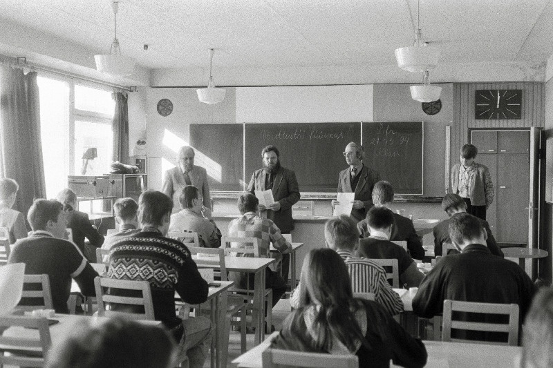Füüsikakonkursi avamine Jakobsoni koolis Tarmo Loodus, Kalle Kadalipu ja Jaak Tamm.
