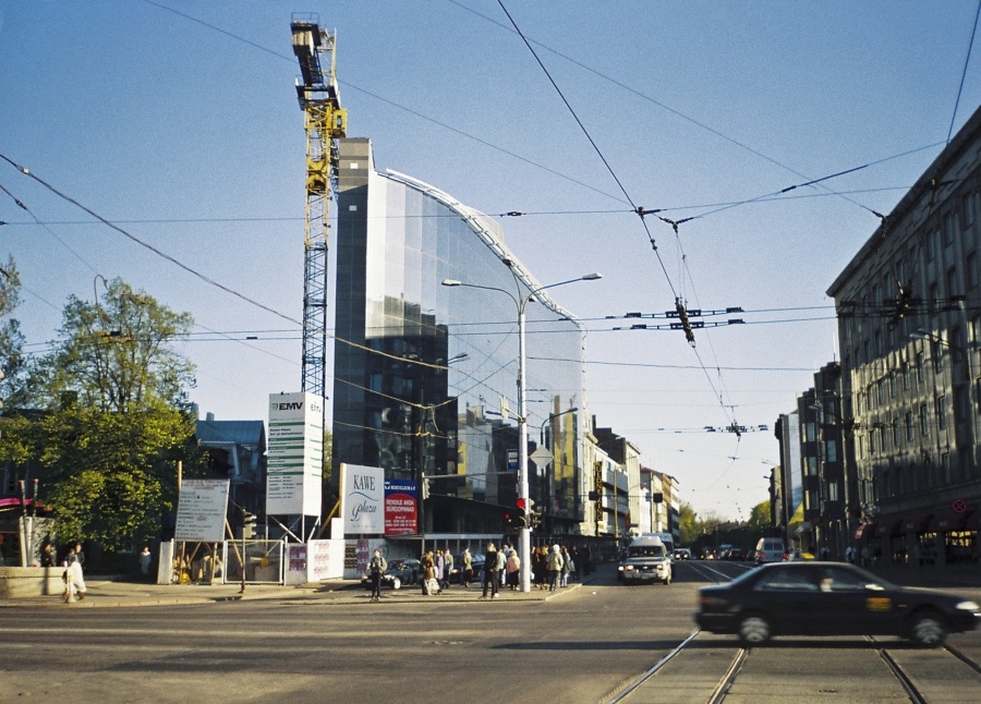 Südalinn, Pärnu maantee ja Estonia puiestee ristmik, vaade Tatari tänava algusele.