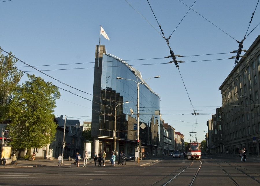 Südalinn, Pärnu maantee ja Estonia puiestee ristmik, vaade Tatari tänava algusele. rephoto
