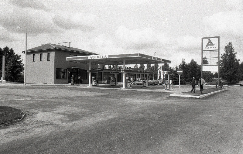 "Alexela" uue bensiinijaama avamine Männimäel.