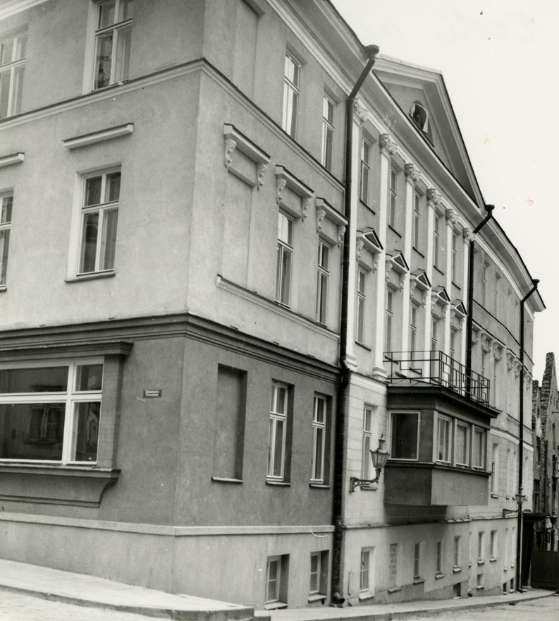 Hotell vanalinnas, vaade Rataskaevu ja Dunkri nurgalt. Arhitekt Christoph August Gabler