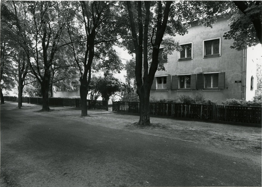 "Uus Tare" elamud Maasika tänaval Tallinnas, 5 vaadet hoonetele. Arhitektid Edgar Kuusik ja Franz de Vries