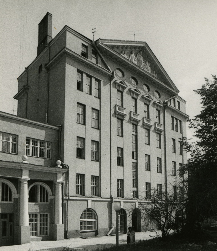 Haldushoone vanalinnas, vaade Suur-Karja poolt. Arhitekt Rudolf Knüpffer, ü/e Artur Perna