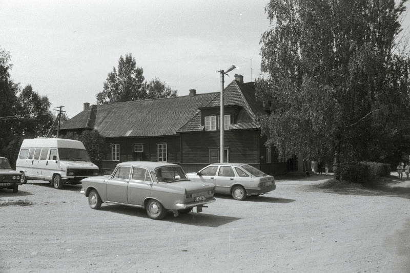 Paistu päev (II) kultuurimajas, välisvaated kirikust, kultuurimajast, kauplus.