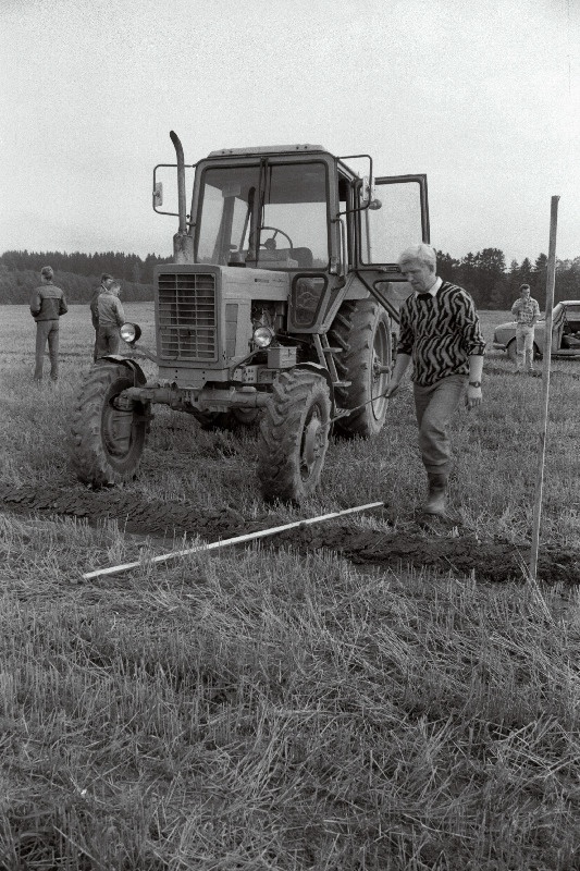 Künnivõistlus Vastemõisas.