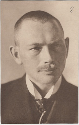 Portreefoto Eduard Virgost  duplicate photo