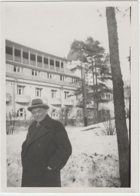 [Eduard Virgo?]  duplicate photo